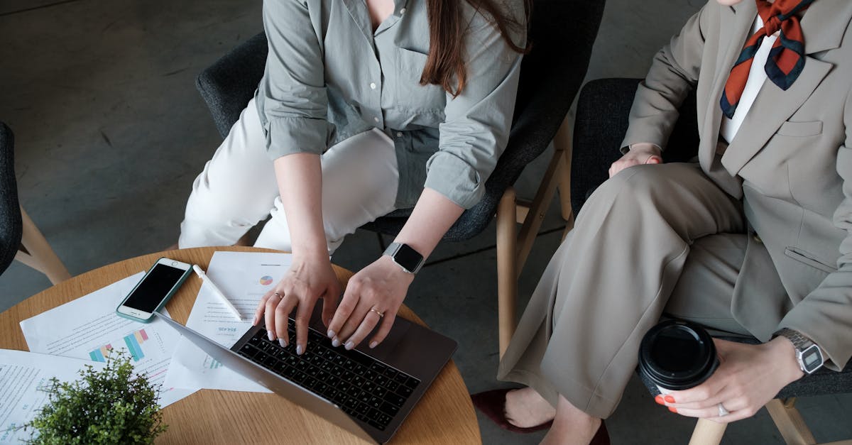 详情下载教程童话村app